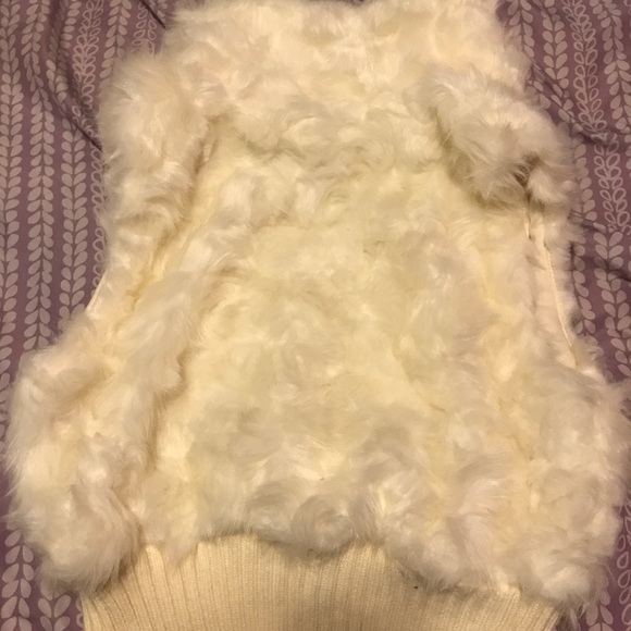 Faux fur vest - Picture 2 of 3